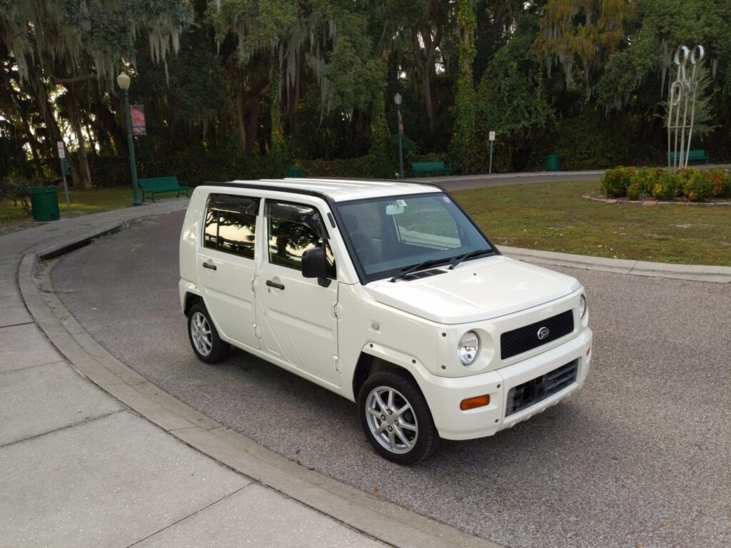 Diahatsu Naked Kei Car